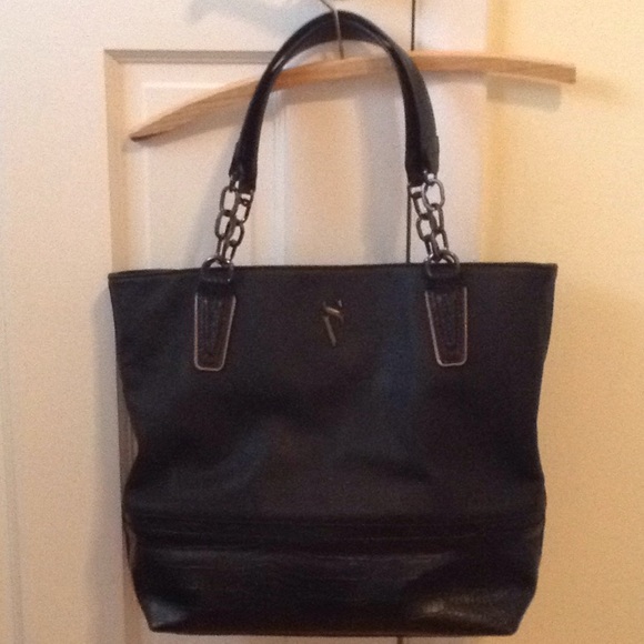 Vera Wang Handbags - Vera Wang large black handbag